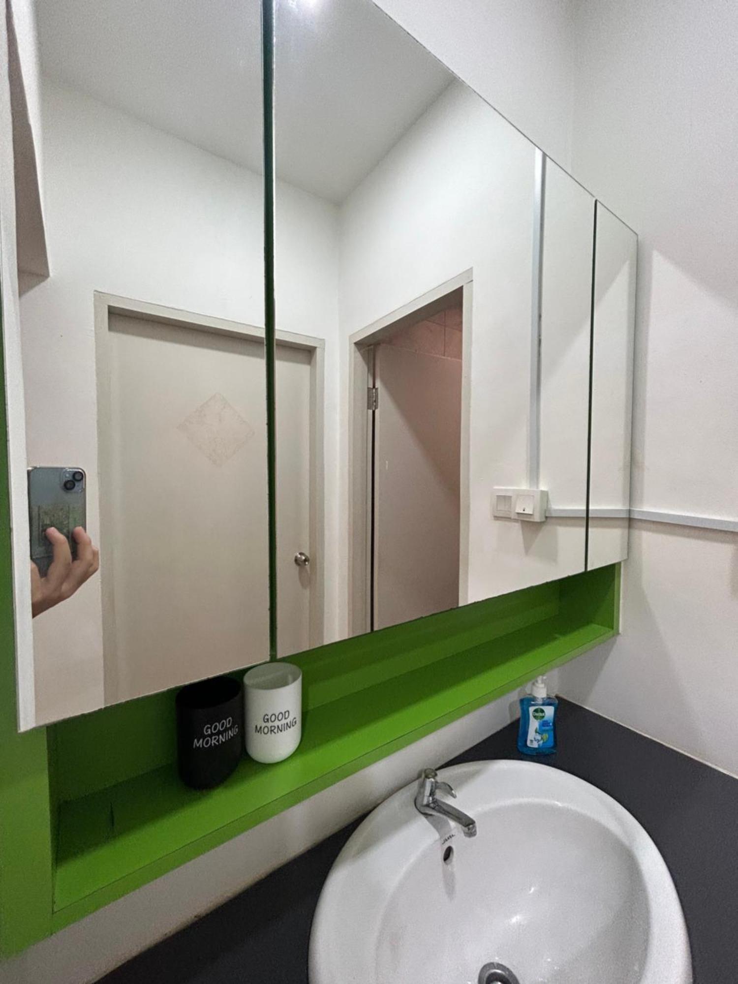 Roxy Apartment Кучинг Номер фото